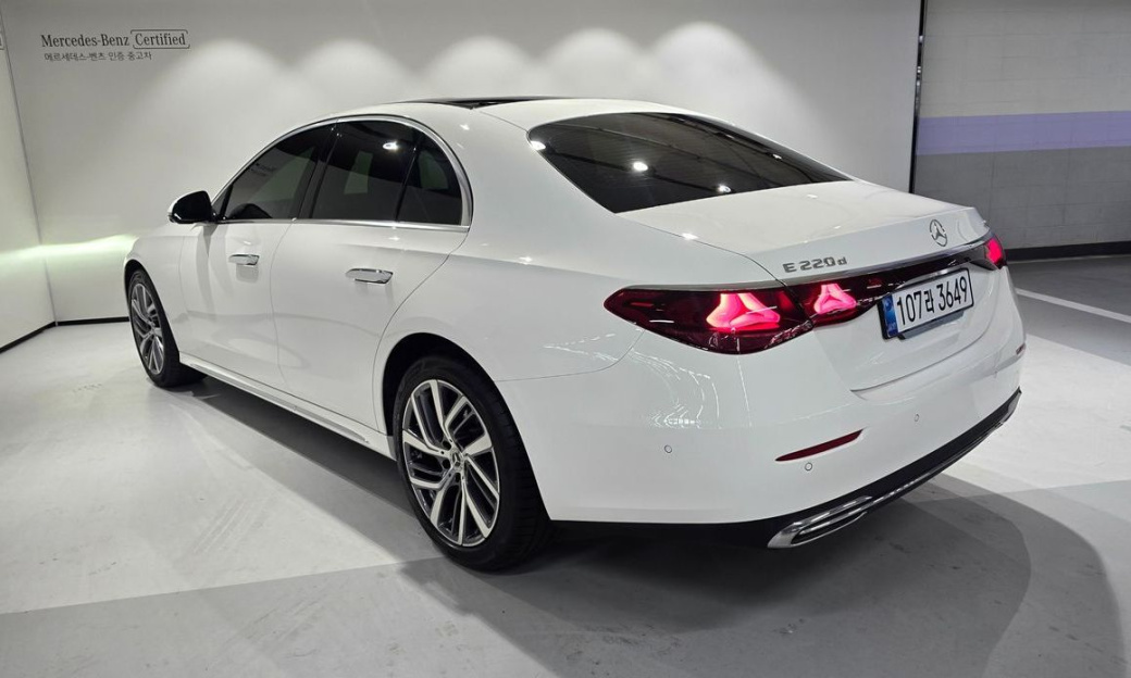 Mercedes-Benz E-Class E220d 4MATIC Exclusive, 2025