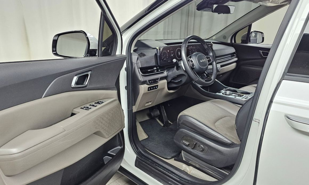 Kia Carnival 9-Seater Noblesse, 2025