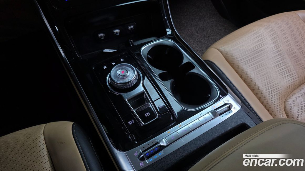 Kia Carnival 9-Seater Signature, 2023