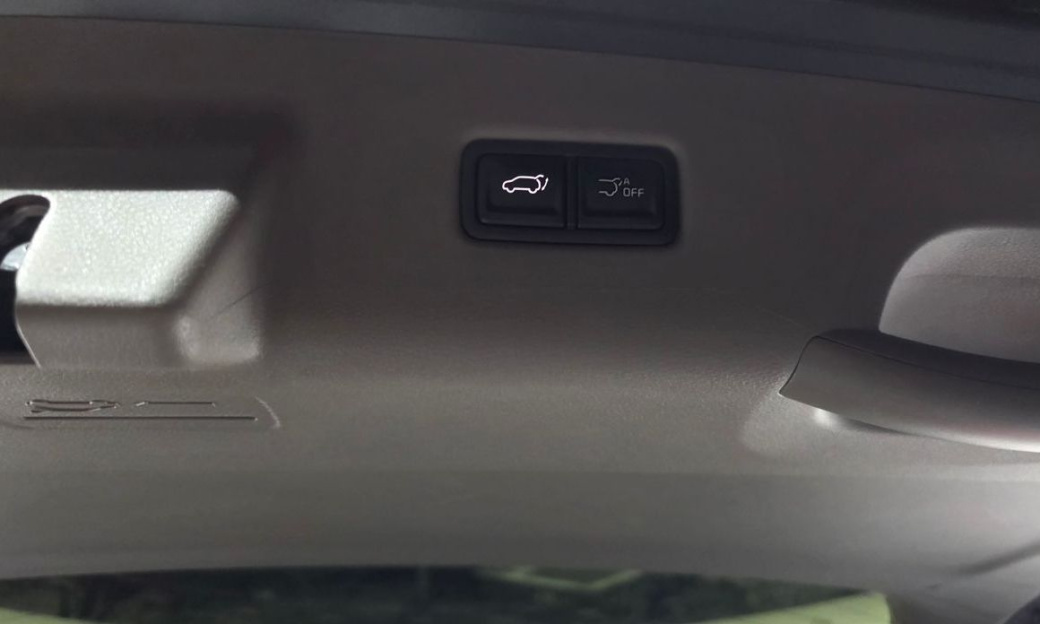 Kia Carnival 7-Seater Gravity, 2025