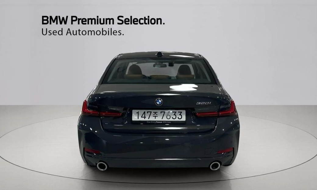 BMW 3-Series 320i, 2025