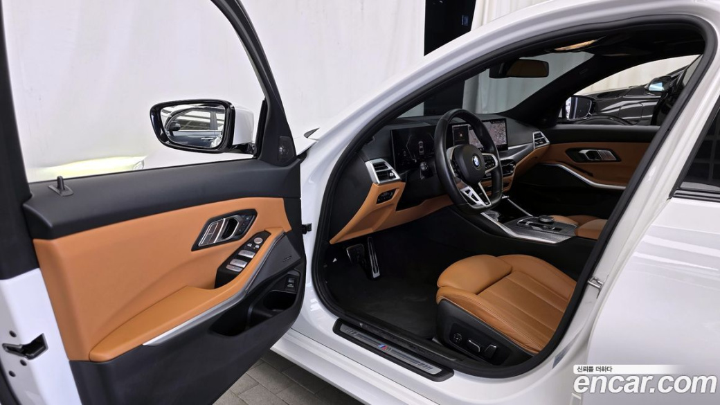 BMW 3-Series 320i M Sport, 2025