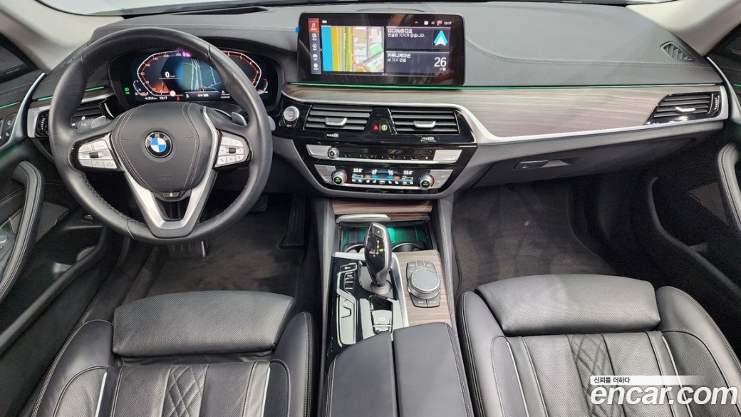 BMW 5-Series 530i xDrive Luxury, 2023