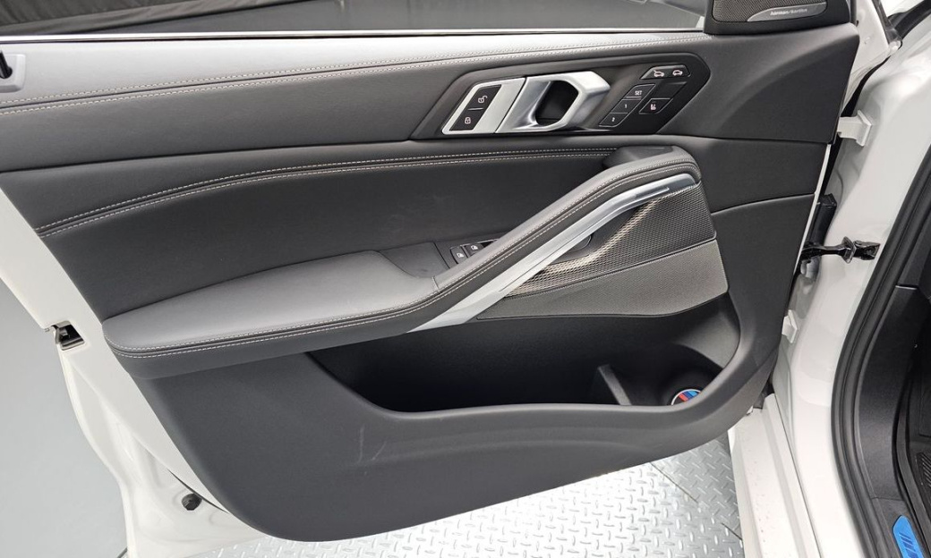 BMW X6 xDrive40i M Sport, 2023
