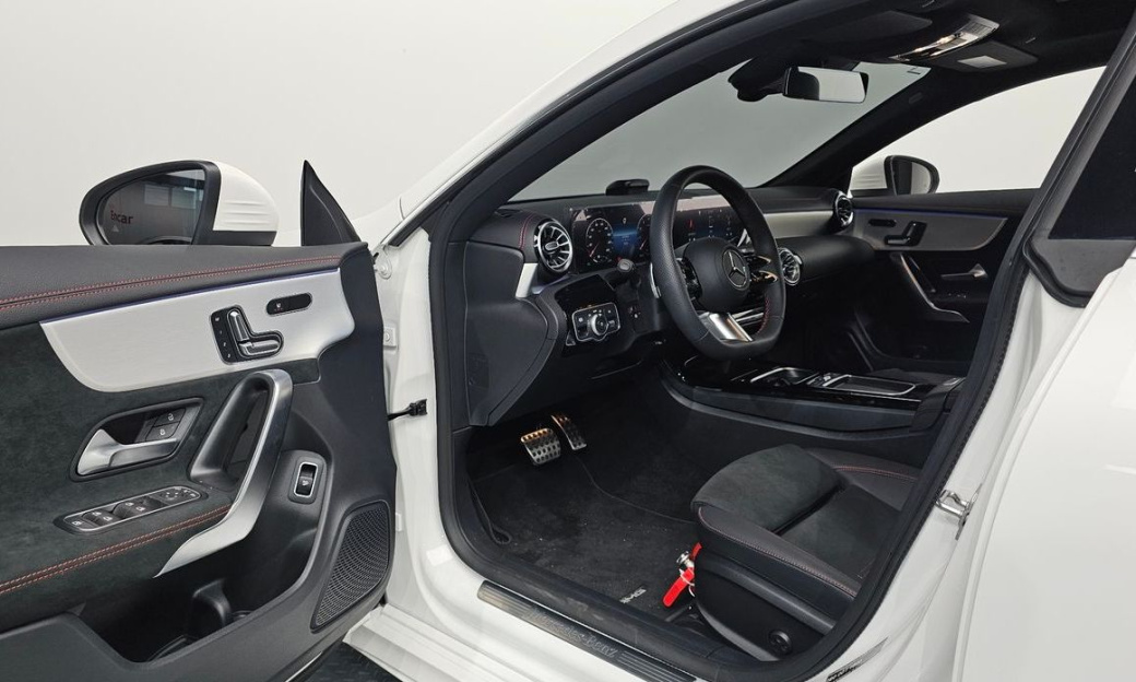 Mercedes-Benz CLA-Class CLA250 4MATIC, 2025