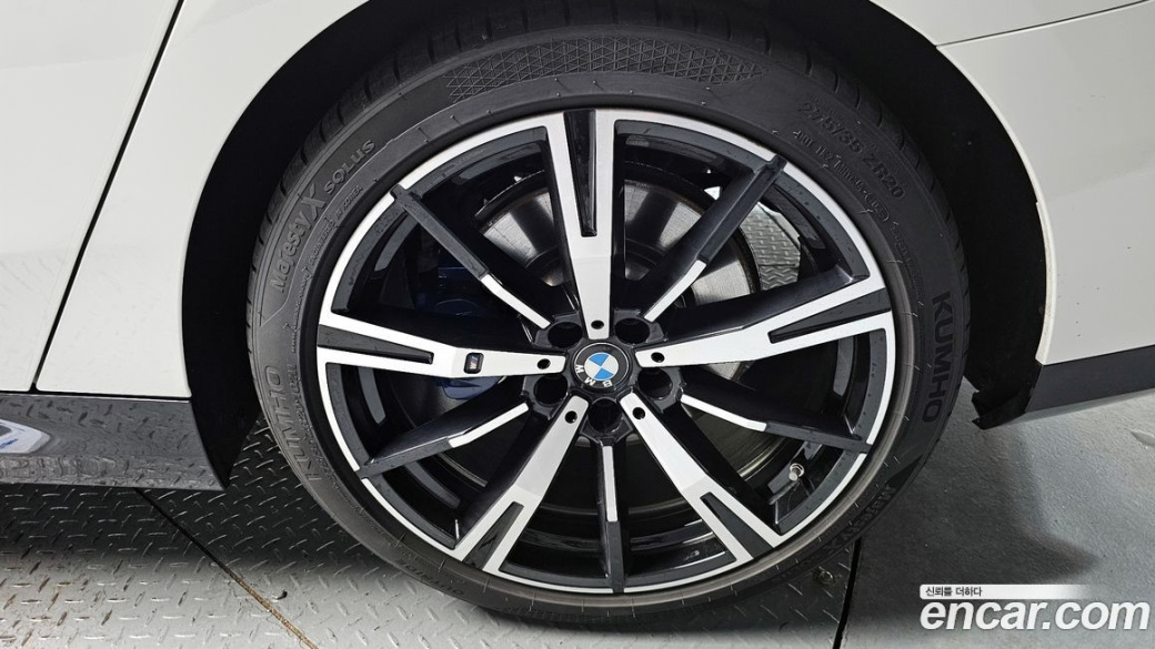 BMW 5-Series 530i xDrive M Sport, 2024