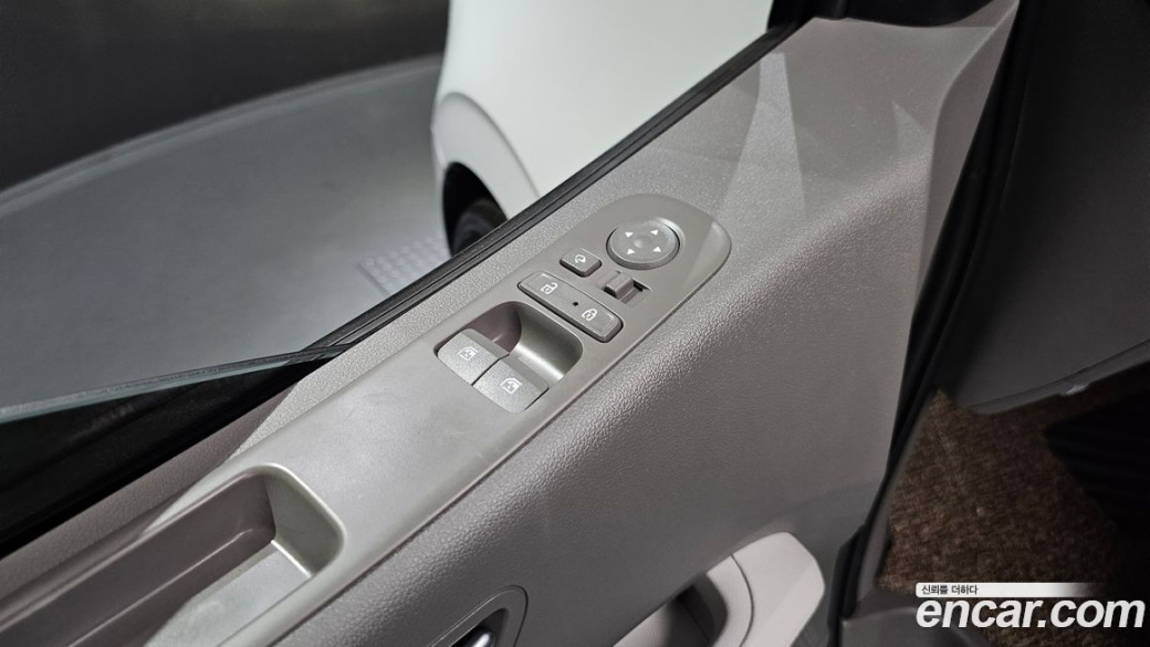 Hyundai Staria 4WD Lounge 7-Seater, 2023