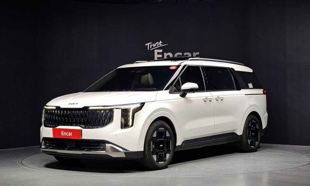 Kia Carnival 9-Seater Signature, 2025
