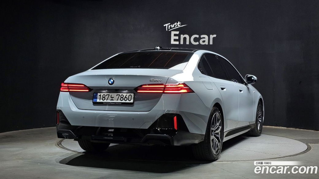 BMW 5-Series 520i M Sport, 2025