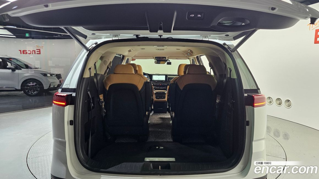 Kia Carnival 9-Seater Signature, 2023