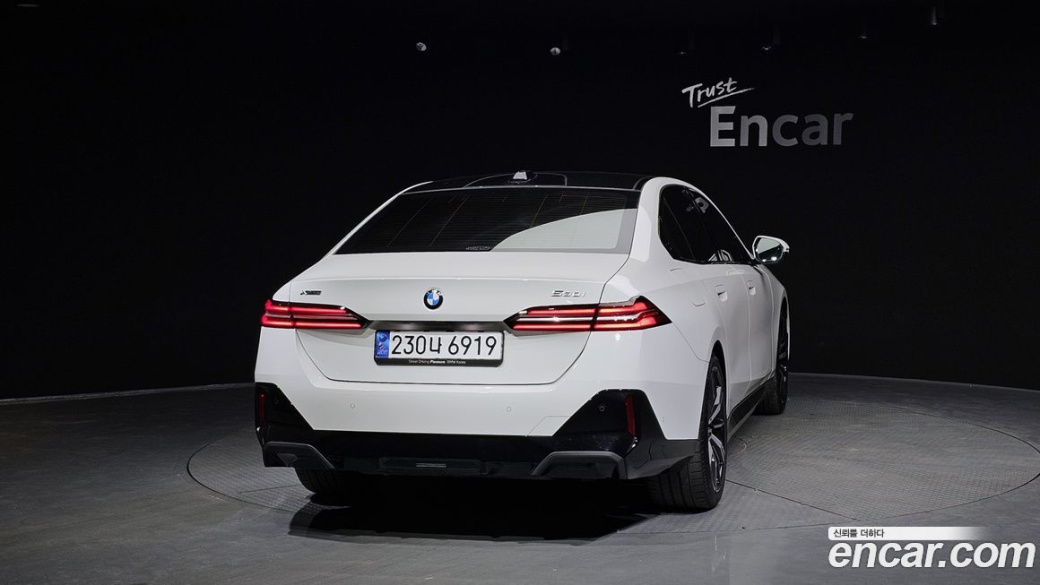 BMW 5-Series 530i xDrive M Sport, 2024