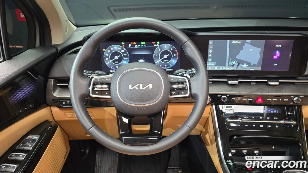 Kia Carnival 9-Seater Signature, 2023