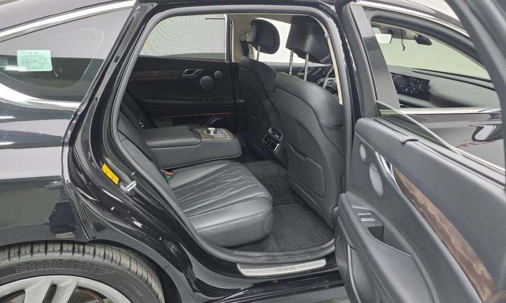 Genesis G80 Gasoline 2.5 Turbo AWD, 2025