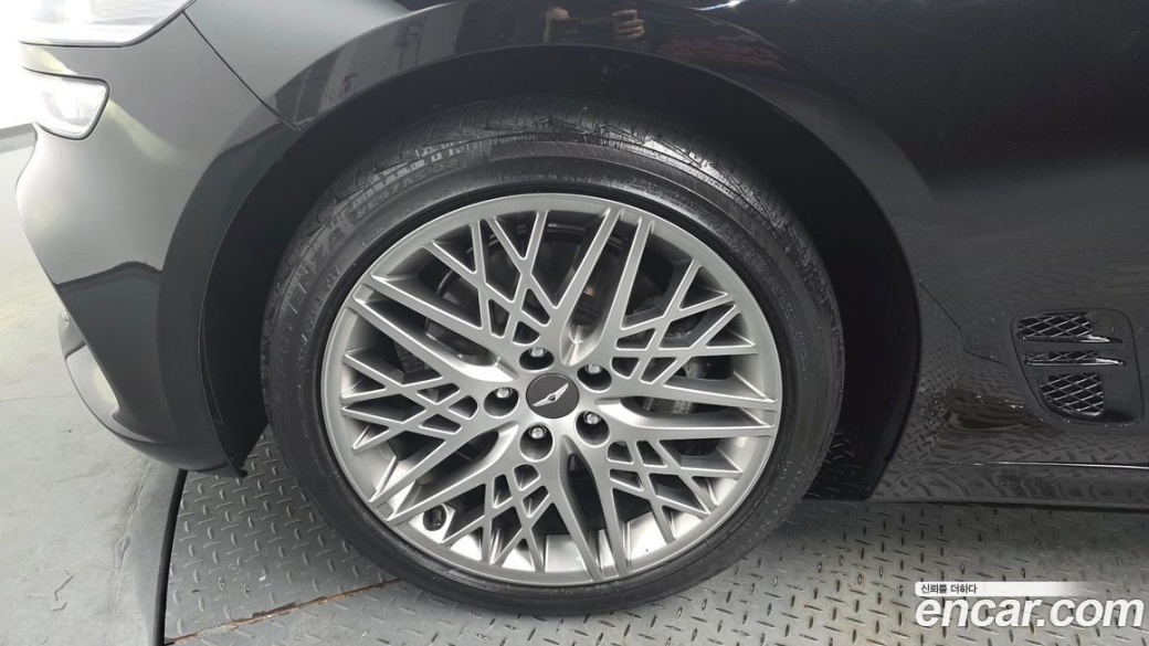Genesis G70 Gasoline 2.0T 4WD, 2022