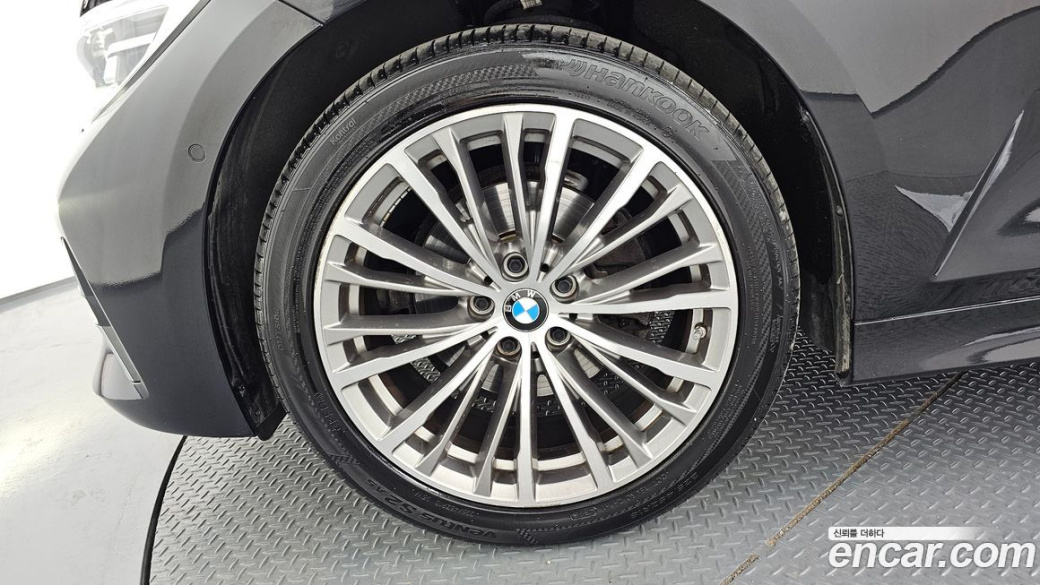BMW 3-Series 320i, 2022