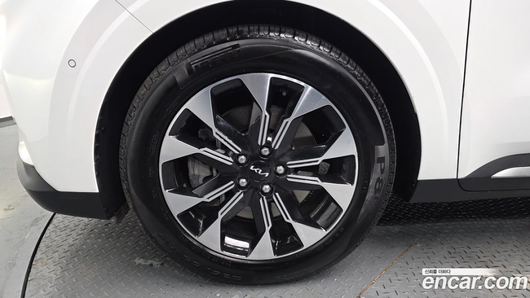 Kia Carnival 9-Seater Signature, 2023