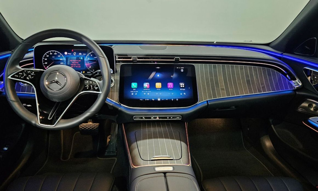 Mercedes-Benz E-Class E300 4MATIC Exclusive, 2024