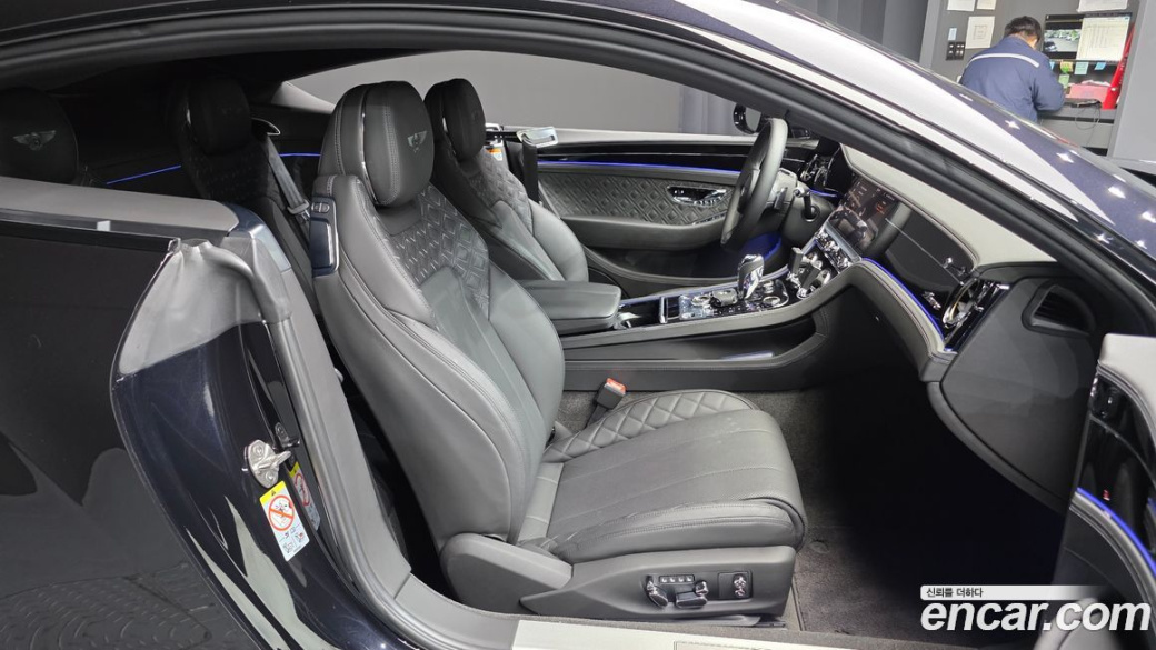 Bentley Continental 4.0 GT Azure, 2023