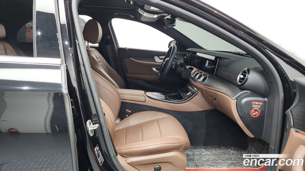 Mercedes-Benz E-Class E250 AMG Line, 2023