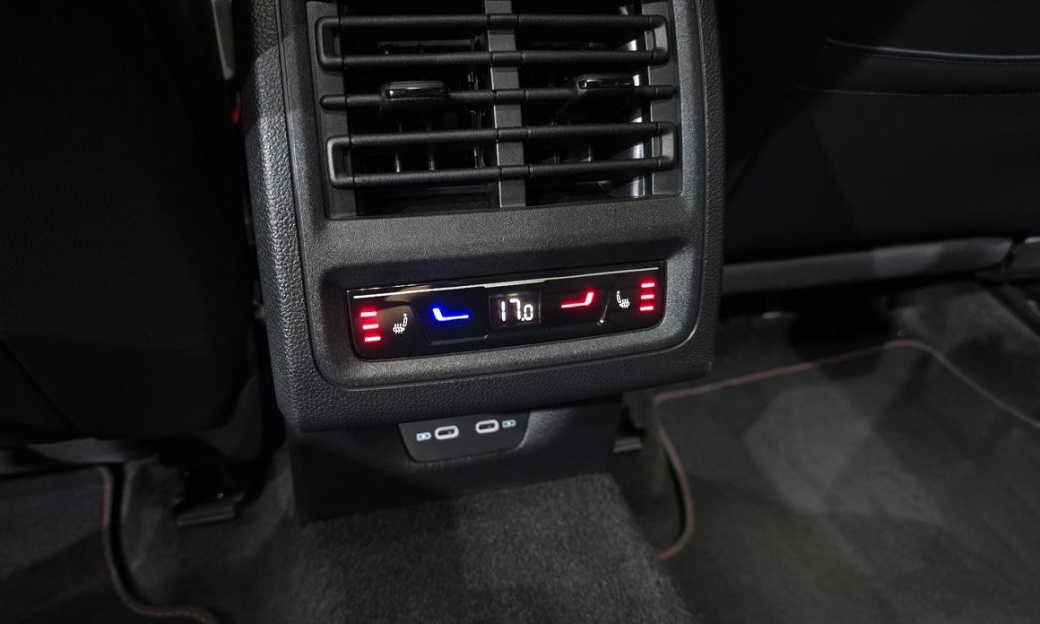Volkswagen Golf 2.0 GTI, 2024