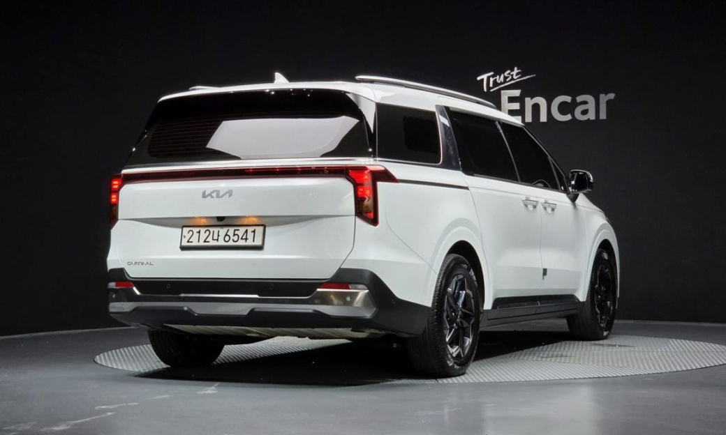 Kia Carnival 9-Seater Noblesse, 2024