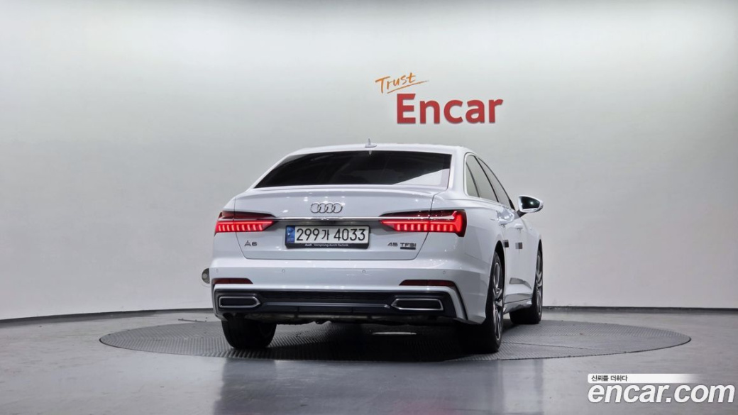 Audi A6 45 TFSI Quattro Premium, 2022