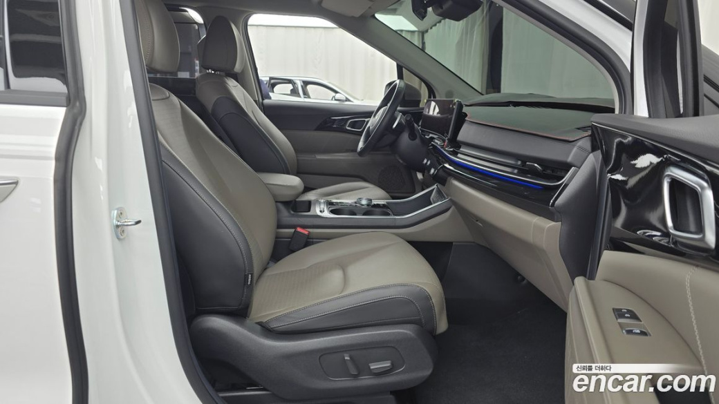 Kia Carnival 7-Seater Signature, 2024