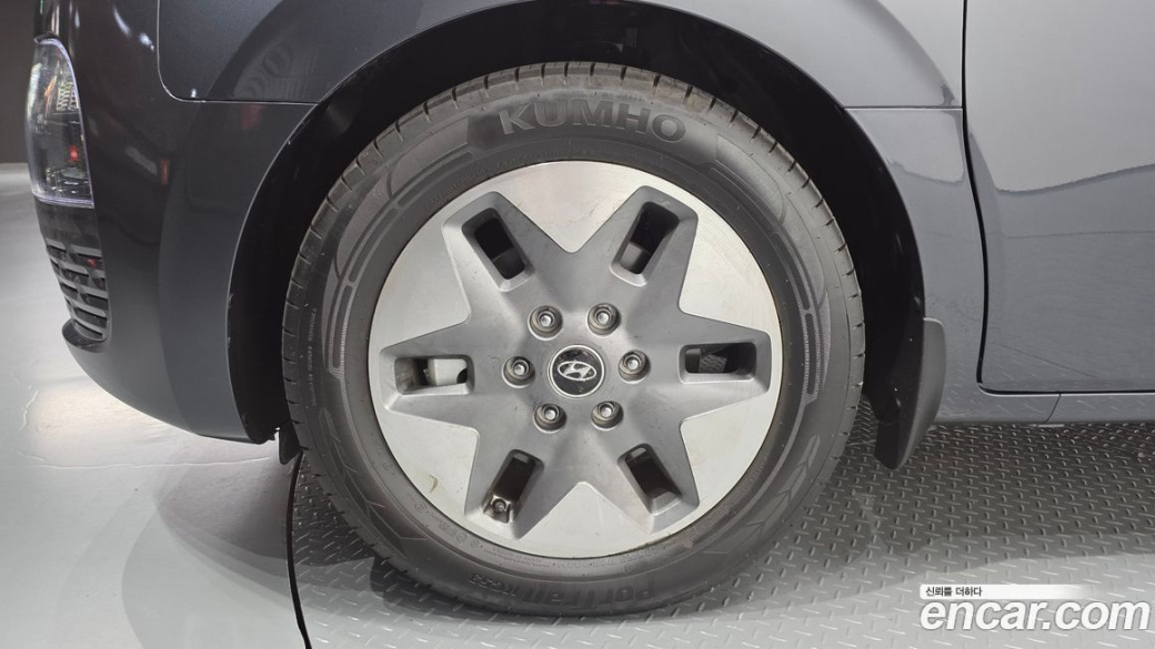 Hyundai Staria Tourer 9-Seater, 2023