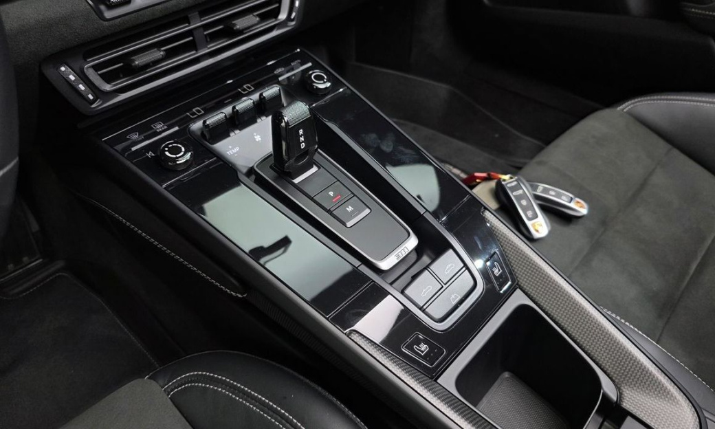 Porsche 911 Carrera 4 GTS Cabriolet, 2024