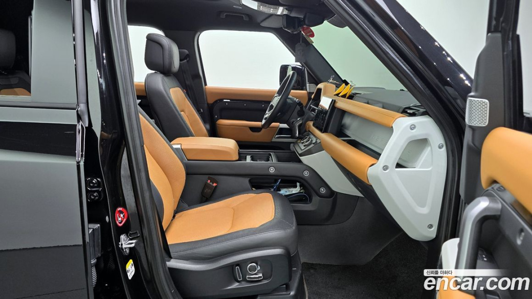 Land Rover Defender 130 D300 X-Dynamic HSE, 2024