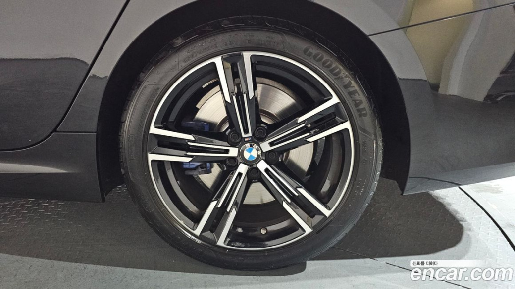 BMW 3-Series 320i M Sport, 2023