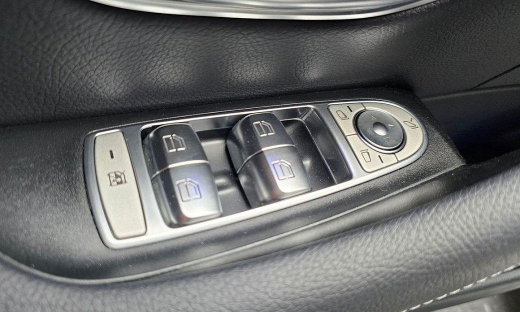 Mercedes-Benz E-Class E350 4MATIC AMG Line, 2022