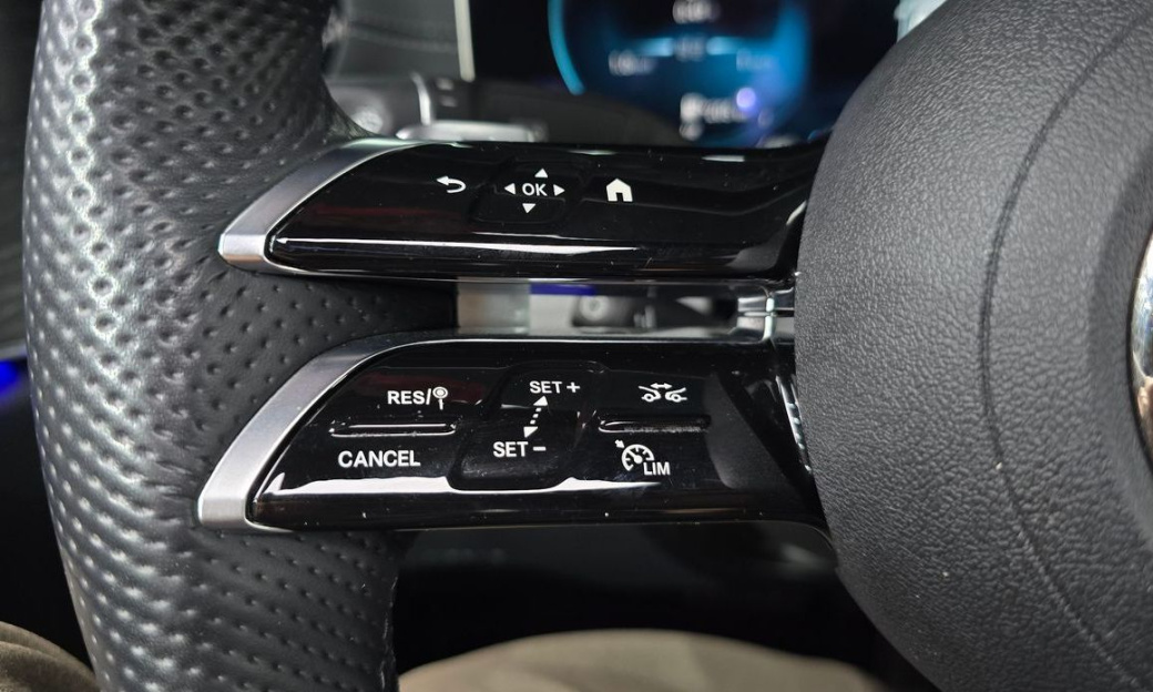 Mercedes-Benz E-Class E350 4MATIC AMG Line, 2022