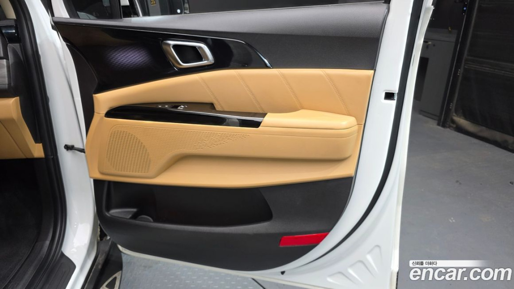 Kia Carnival 9-Seater Signature, 2023