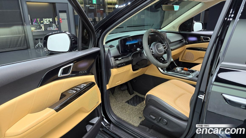 Kia Carnival 9-Seater Signature, 2023