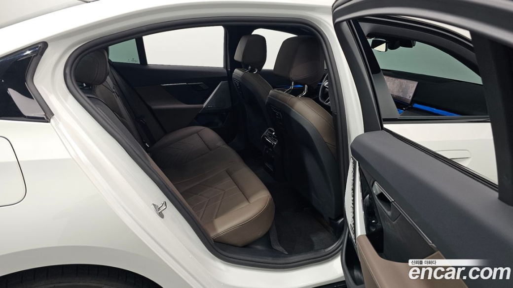 BMW 5-Series 520i M Sport, 2025