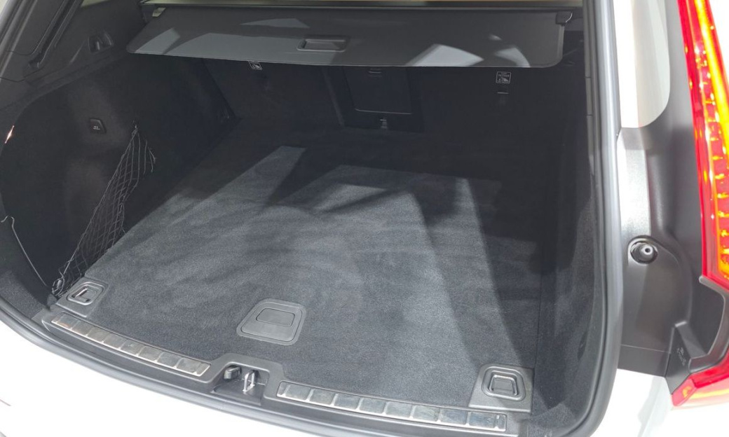 Volvo XC60 B6 Ultimate Bright, 2024