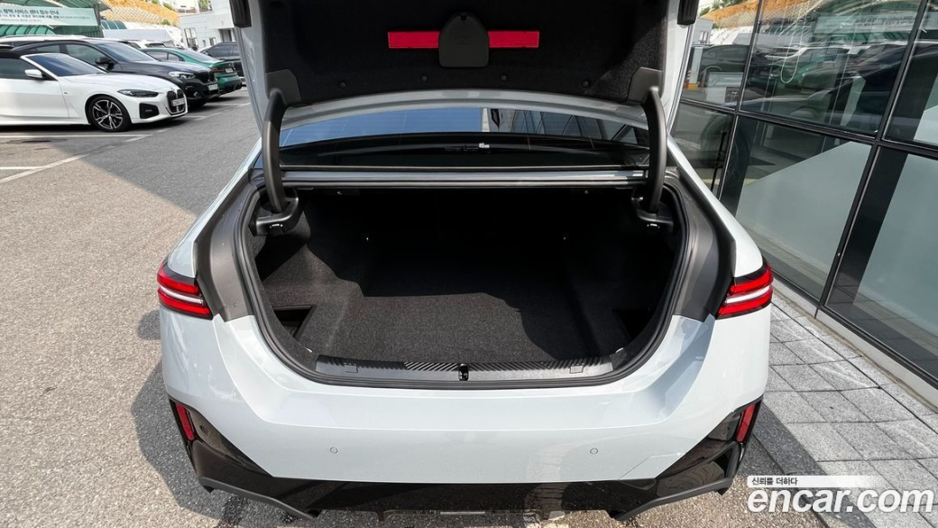 BMW 5-Series 520i M Sport, 2024