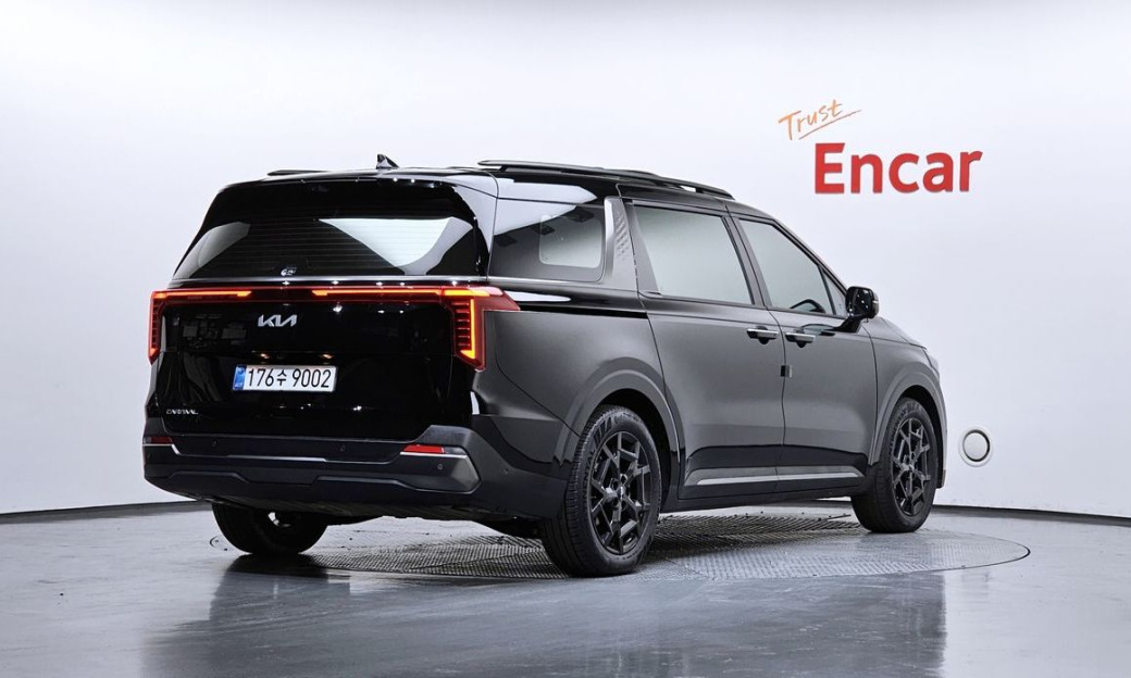 Kia Carnival 7-Seater Gravity, 2025