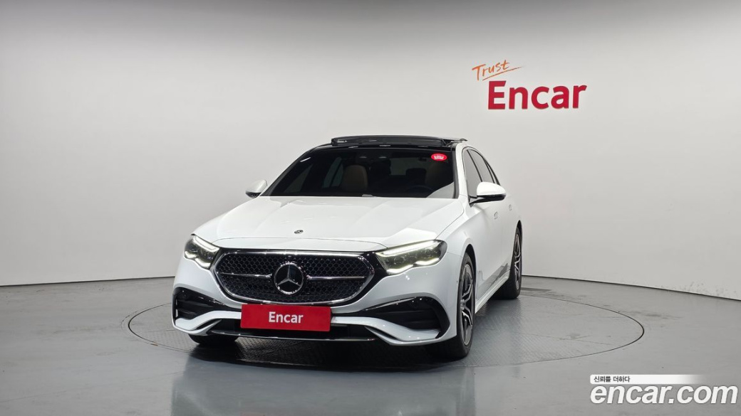 Mercedes-Benz E-Class E300 4MATIC AMG Line, 2025