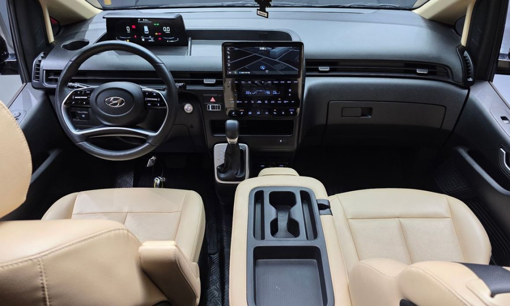Hyundai Staria Tourer 9-Seater, 2022