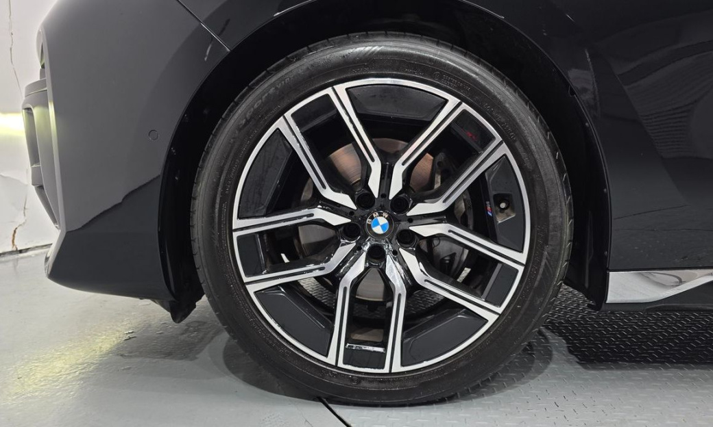 BMW 7-Series 740d xDrive M Sport, 2025