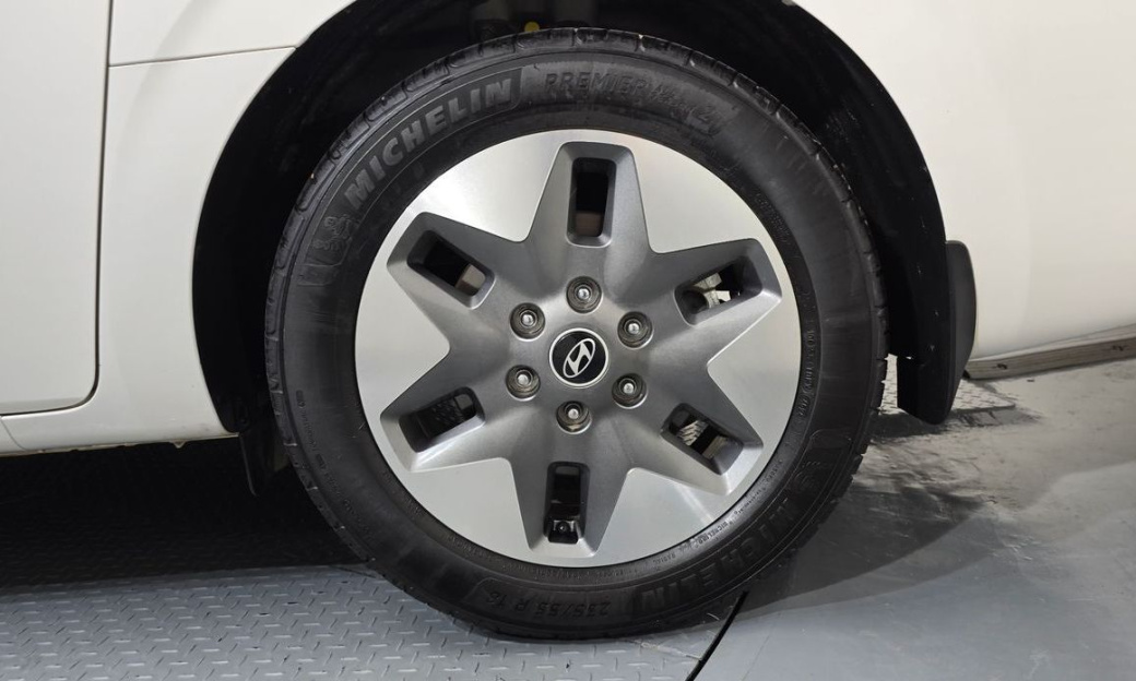 Hyundai Staria Tourer 11-Seater, 2025