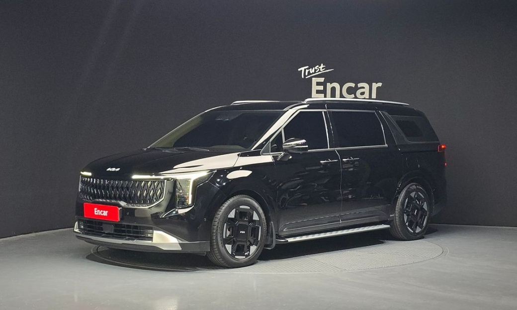 Kia Carnival 7-Seater Signature, 2024