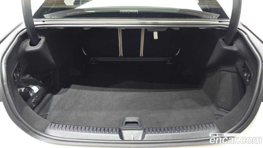 Mercedes-Benz E-Class E300 4MATIC Exclusive, 2024