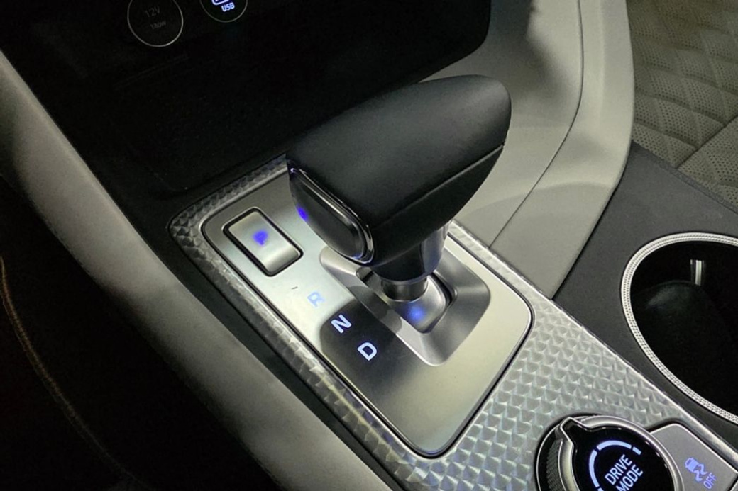 Genesis G70 Gasoline 2.0T 4WD, 2022