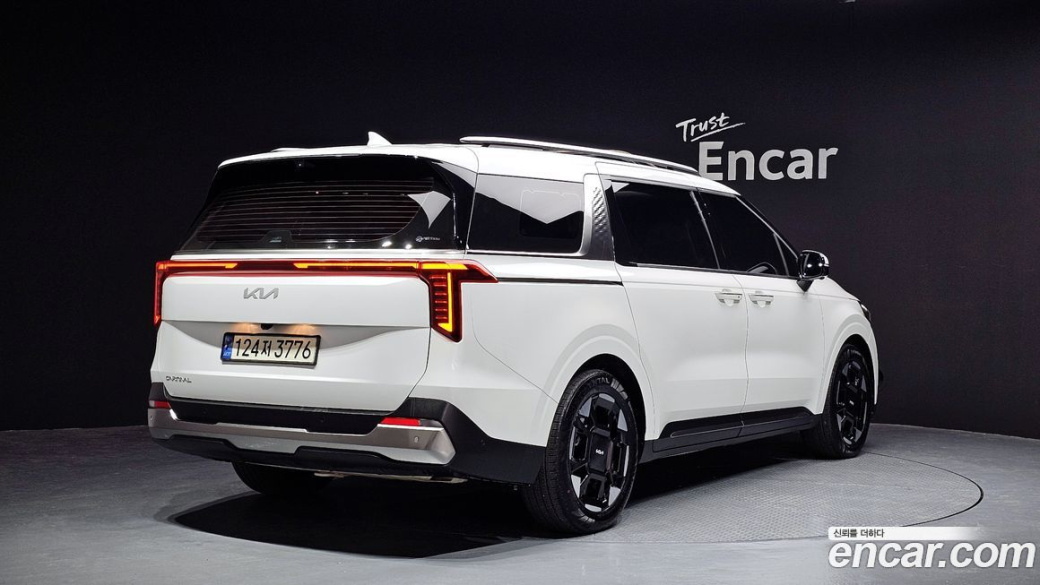 Kia Carnival 7-Seater Signature, 2024