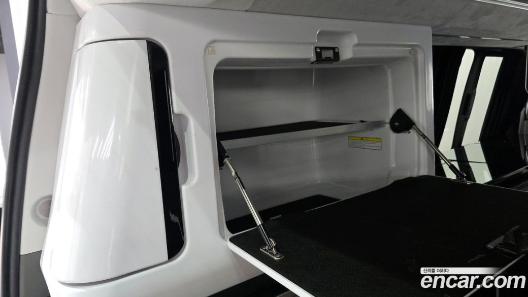 Hyundai Staria 2WD Camping Car, 2024