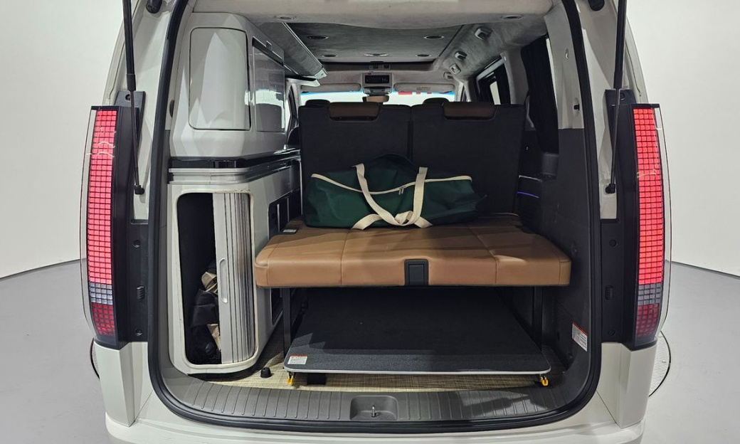 Hyundai Staria 2WD Camping Car, 2024
