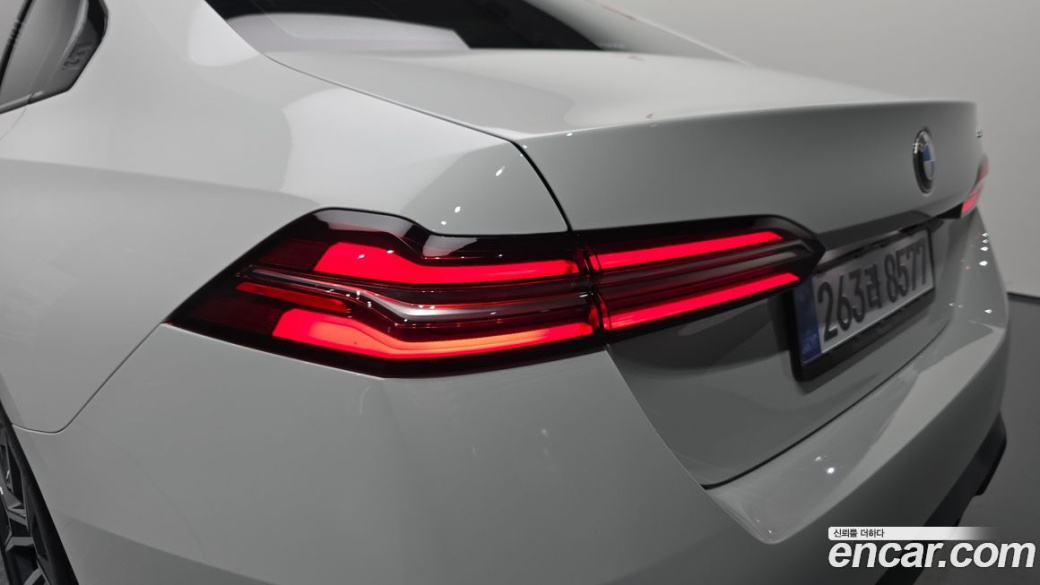 BMW 5-Series 520i M Sport, 2025
